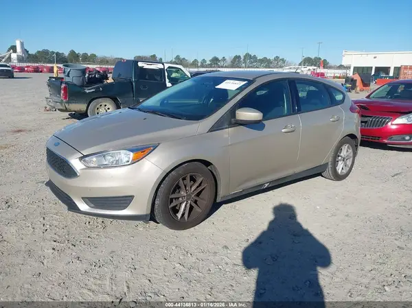 1FADP3K25JL272563 2018 FORD FOCUS - Image 2