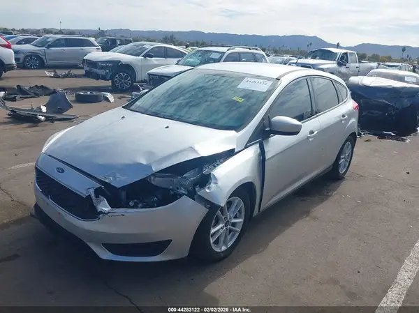 1FADP3K25JL273437 2018 FORD FOCUS - Image 2