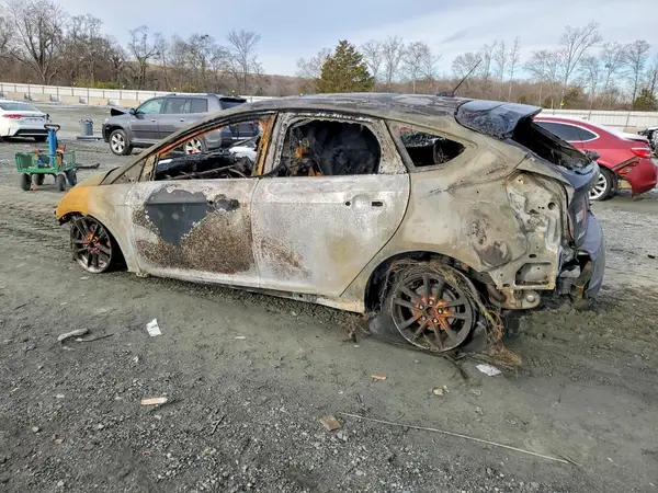 1FADP3K25JL285118 2018 FORD FOCUS - Image 2