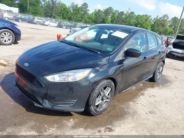 1FADP3K25JL285359 2018 FORD FOCUS - Image 2