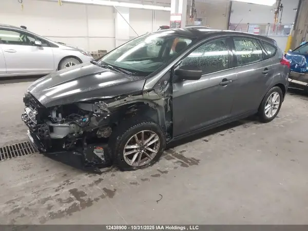 1FADP3K25JL296779 2018 FORD FOCUS - Image 2
