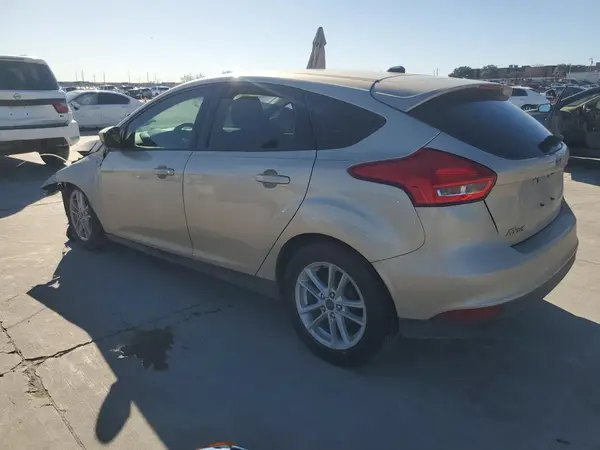 1FADP3K25JL330882 2018 FORD FOCUS - Image 2