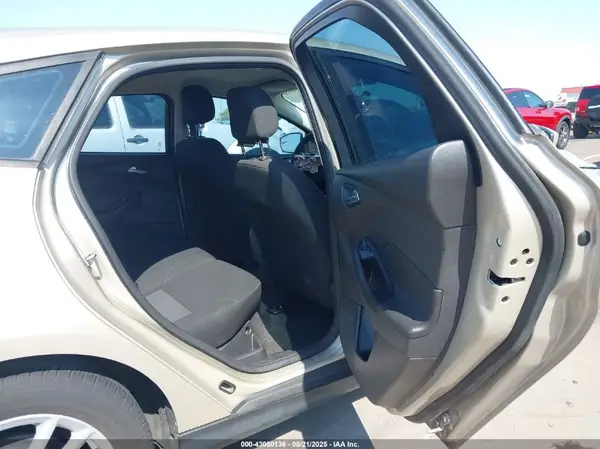 1FADP3K25JL331353 2018 FORD FOCUS - Image 8