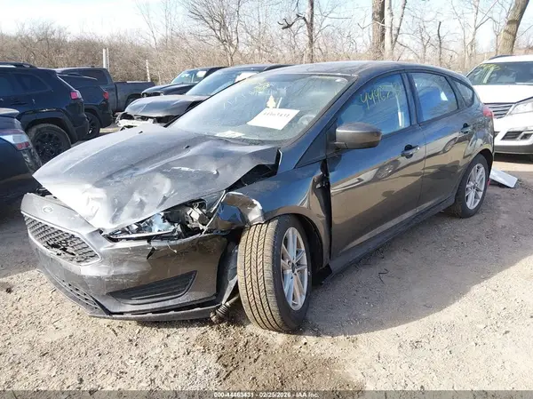 1FADP3K25JL331885 2018 FORD FOCUS - Image 2