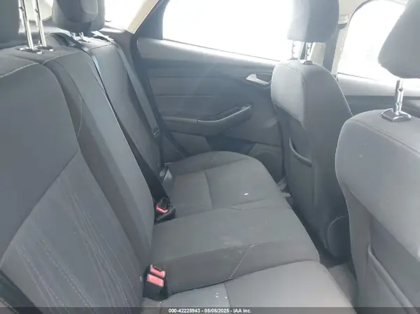 1FADP3K26GL227544 2016 FORD FOCUS - Image 8