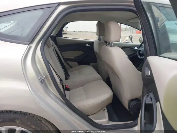 1FADP3K26GL244523 2016 FORD FOCUS - Image 8