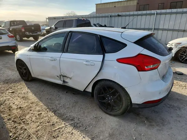 1FADP3K26GL258017 2016 FORD FOCUS - Image 2
