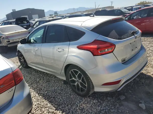 1FADP3K26GL258597 2016 FORD FOCUS - Image 2