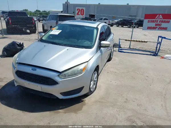 1FADP3K26GL264402 2016 FORD FOCUS - Image 2