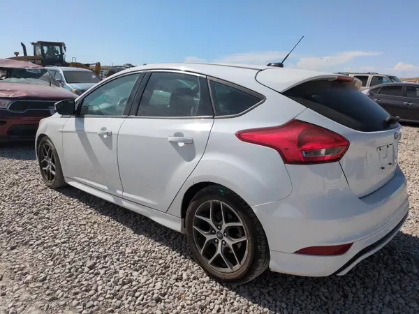 1FADP3K26GL293754 2016 FORD FOCUS - Image 2