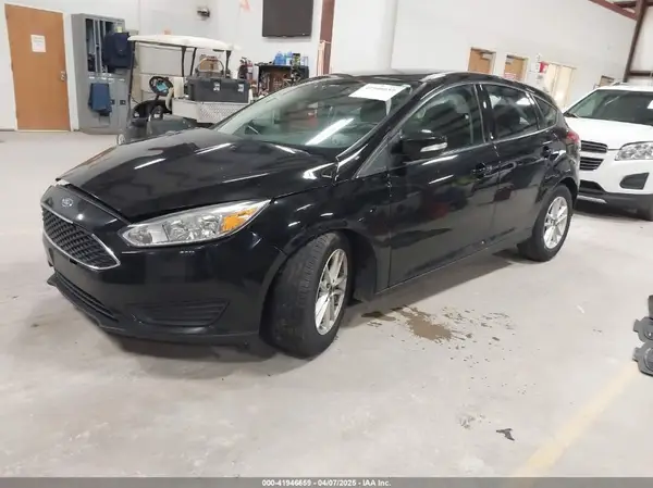 1FADP3K26GL301965 2016 FORD FOCUS - Image 2