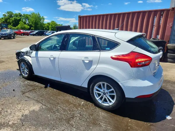 1FADP3K26GL304039 2016 FORD FOCUS - Image 2