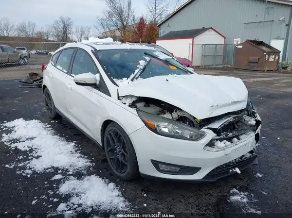 1FADP3K26GL307698 2016 FORD FOCUS - Image 1