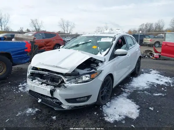 1FADP3K26GL307698 2016 FORD FOCUS - Image 2