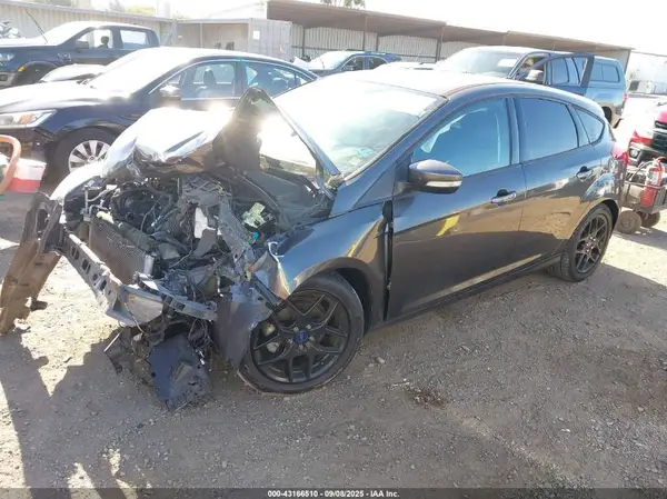 1FADP3K26GL321441 2016 FORD FOCUS - Image 2
