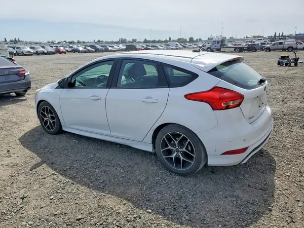 1FADP3K26GL362149 2016 FORD FOCUS - Image 2