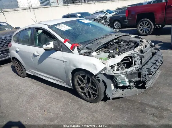 1FADP3K26GL369635 2016 FORD FOCUS - Image 1