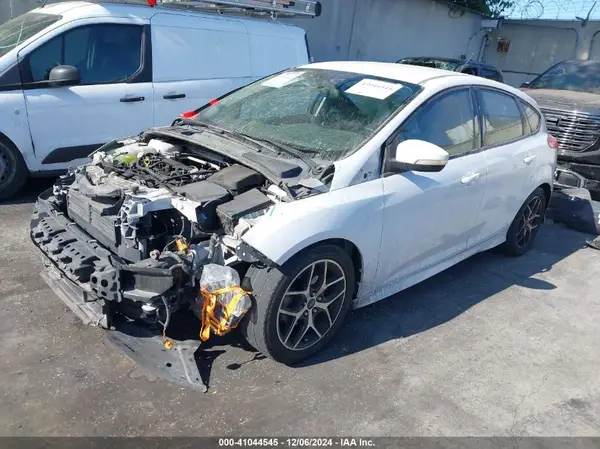 1FADP3K26GL369635 2016 FORD FOCUS - Image 2