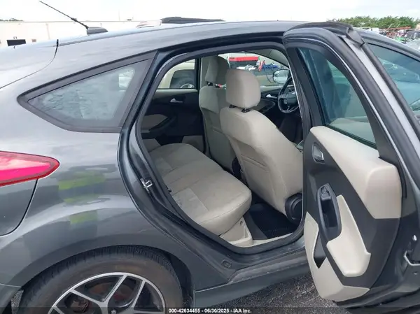 1FADP3K26GL376715 2016 FORD FOCUS - Image 8