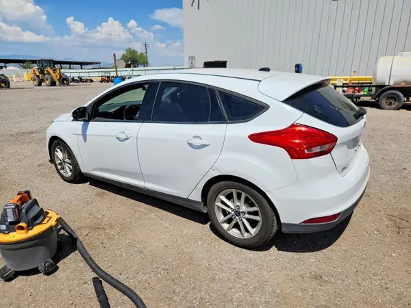 1FADP3K26GL379369 2016 FORD FOCUS - Image 2