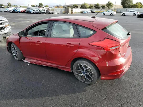 1FADP3K26GL387746 2016 FORD FOCUS - Image 2