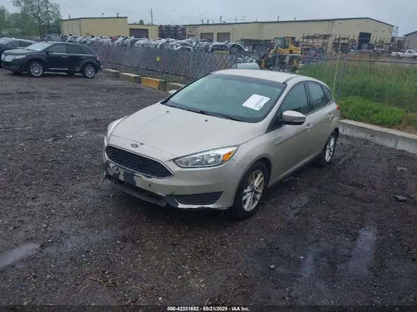 1FADP3K26HL204069 2017 FORD FOCUS - Image 2