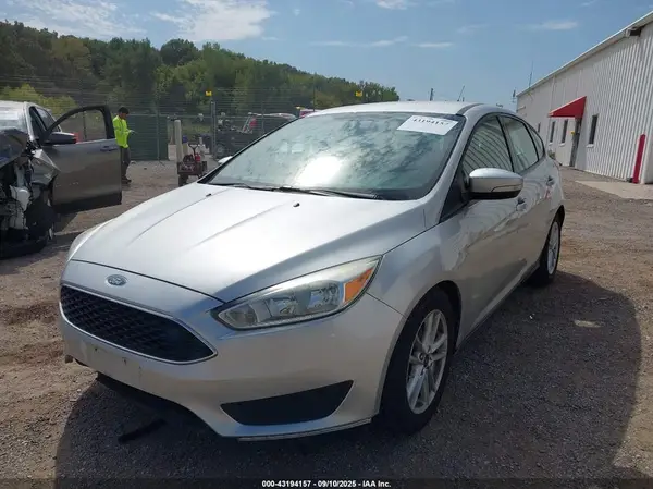 1FADP3K26HL204217 2017 FORD FOCUS - Image 2
