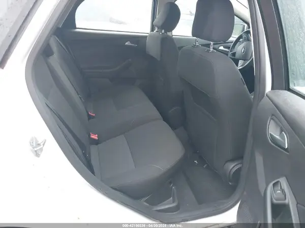 1FADP3K26HL219395 2017 FORD FOCUS - Image 8