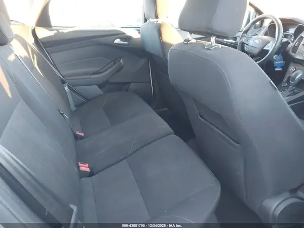 1FADP3K26HL231563 2017 FORD FOCUS - Image 8