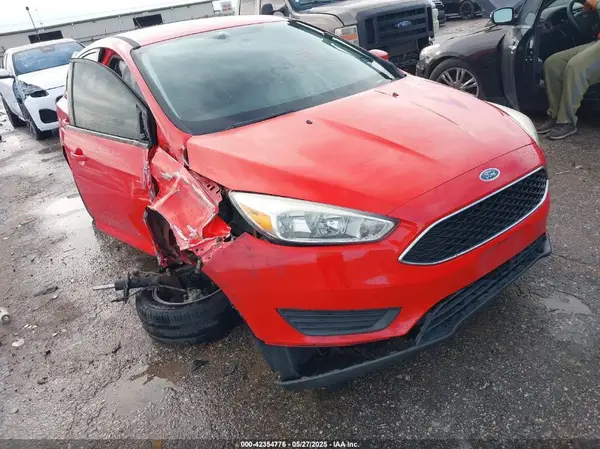 1FADP3K26HL239307 2017 FORD FOCUS - Image 1