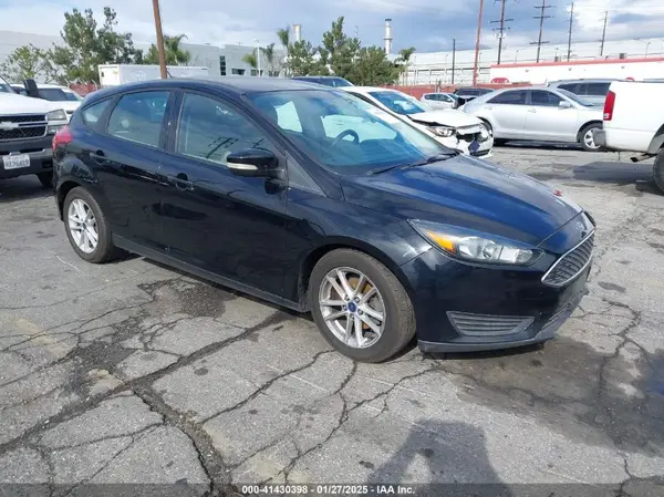 1FADP3K26HL246578 2017 FORD FOCUS - Image 1