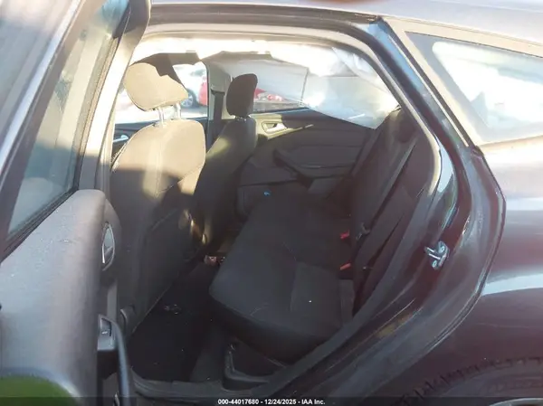 1FADP3K26HL251165 2017 FORD FOCUS - Image 8
