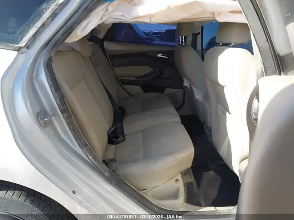 1FADP3K26HL264367 2017 FORD FOCUS - Image 8