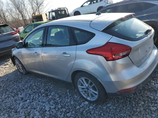 1FADP3K26HL278656 2017 FORD FOCUS - Image 2