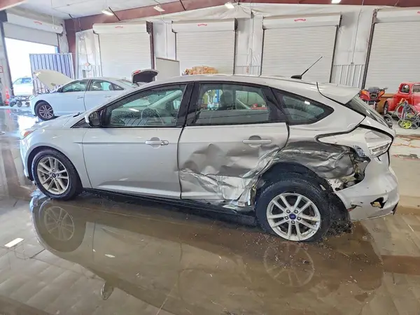 1FADP3K26HL332926 2017 FORD FOCUS - Image 2