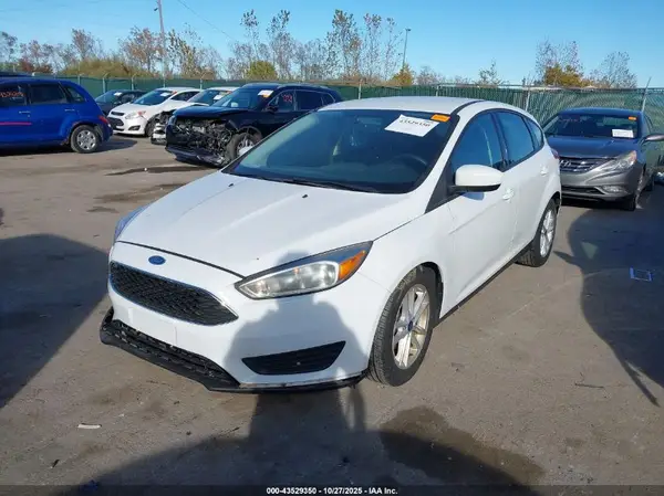 1FADP3K26JL205941 2018 FORD FOCUS - Image 2