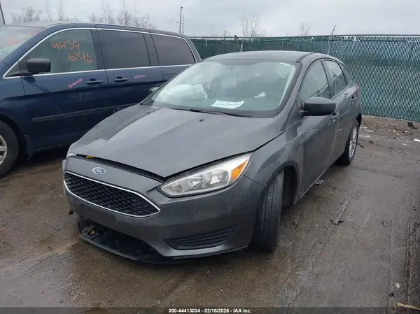 1FADP3K26JL206331 2018 FORD FOCUS - Image 2