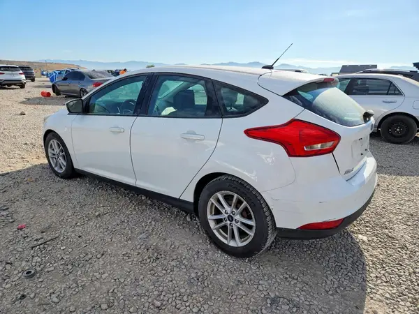 1FADP3K26JL206667 2018 FORD FOCUS - Image 2