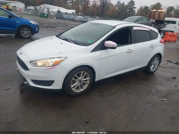 1FADP3K26JL212565 2018 FORD FOCUS - Image 2