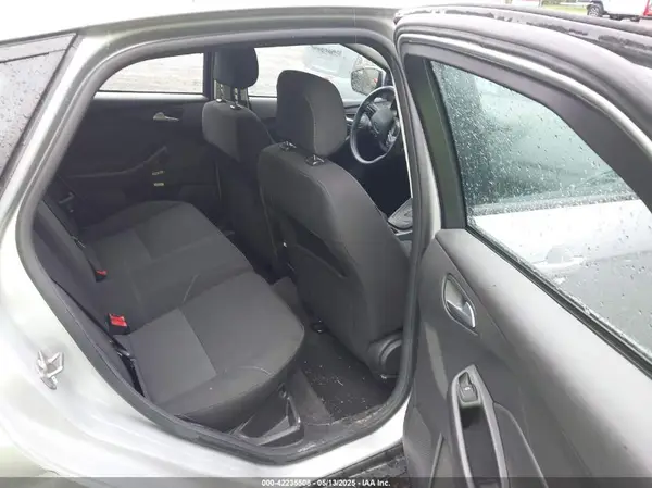 1FADP3K26JL215546 2018 FORD FOCUS - Image 8