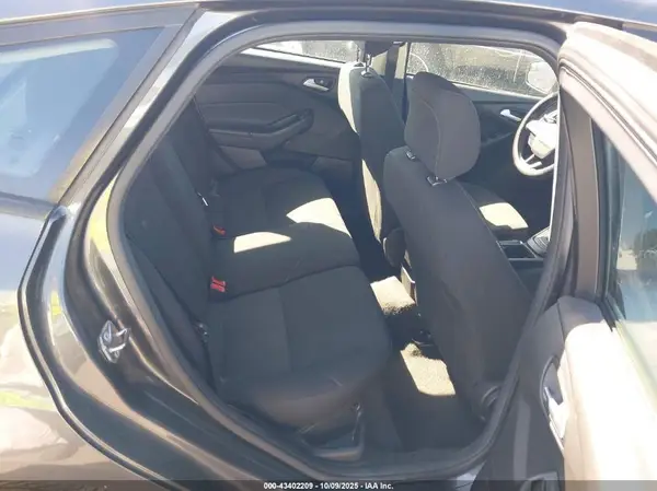 1FADP3K26JL218138 2018 FORD FOCUS - Image 8
