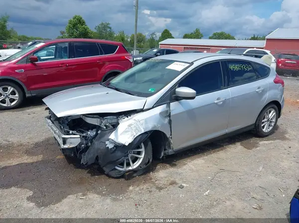 1FADP3K26JL227499 2018 FORD FOCUS - Image 2