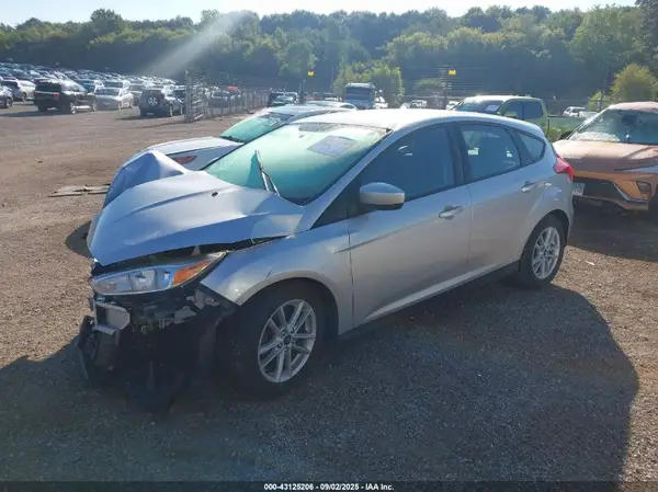 1FADP3K26JL236395 2018 FORD FOCUS - Image 2