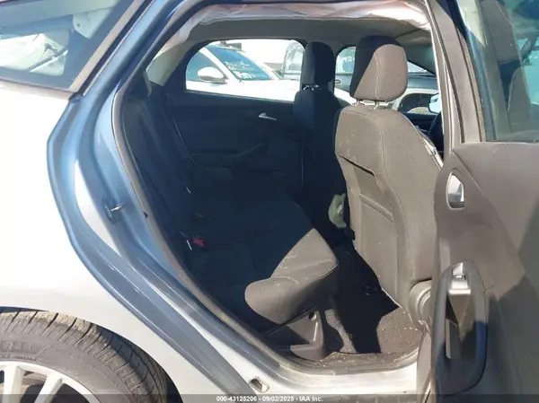 1FADP3K26JL236395 2018 FORD FOCUS - Image 8