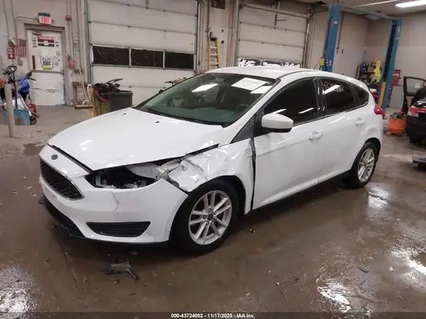 1FADP3K26JL242035 2018 FORD FOCUS - Image 2