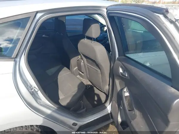1FADP3K26JL245646 2018 FORD FOCUS - Image 8