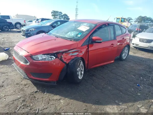 1FADP3K26JL261460 2018 FORD FOCUS - Image 2