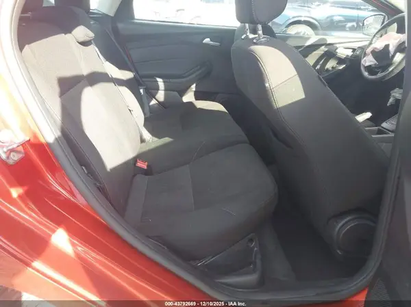1FADP3K26JL261460 2018 FORD FOCUS - Image 8