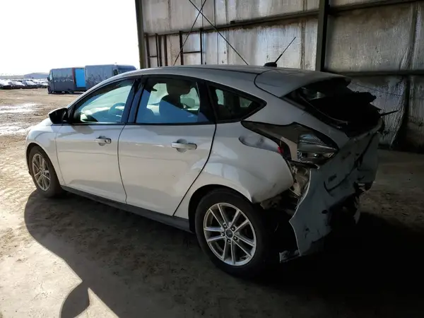 1FADP3K26JL272751 2018 FORD FOCUS - Image 2