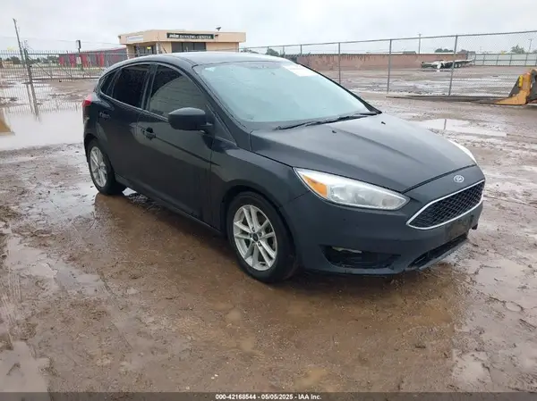 1FADP3K26JL282549 2018 FORD FOCUS - Image 1